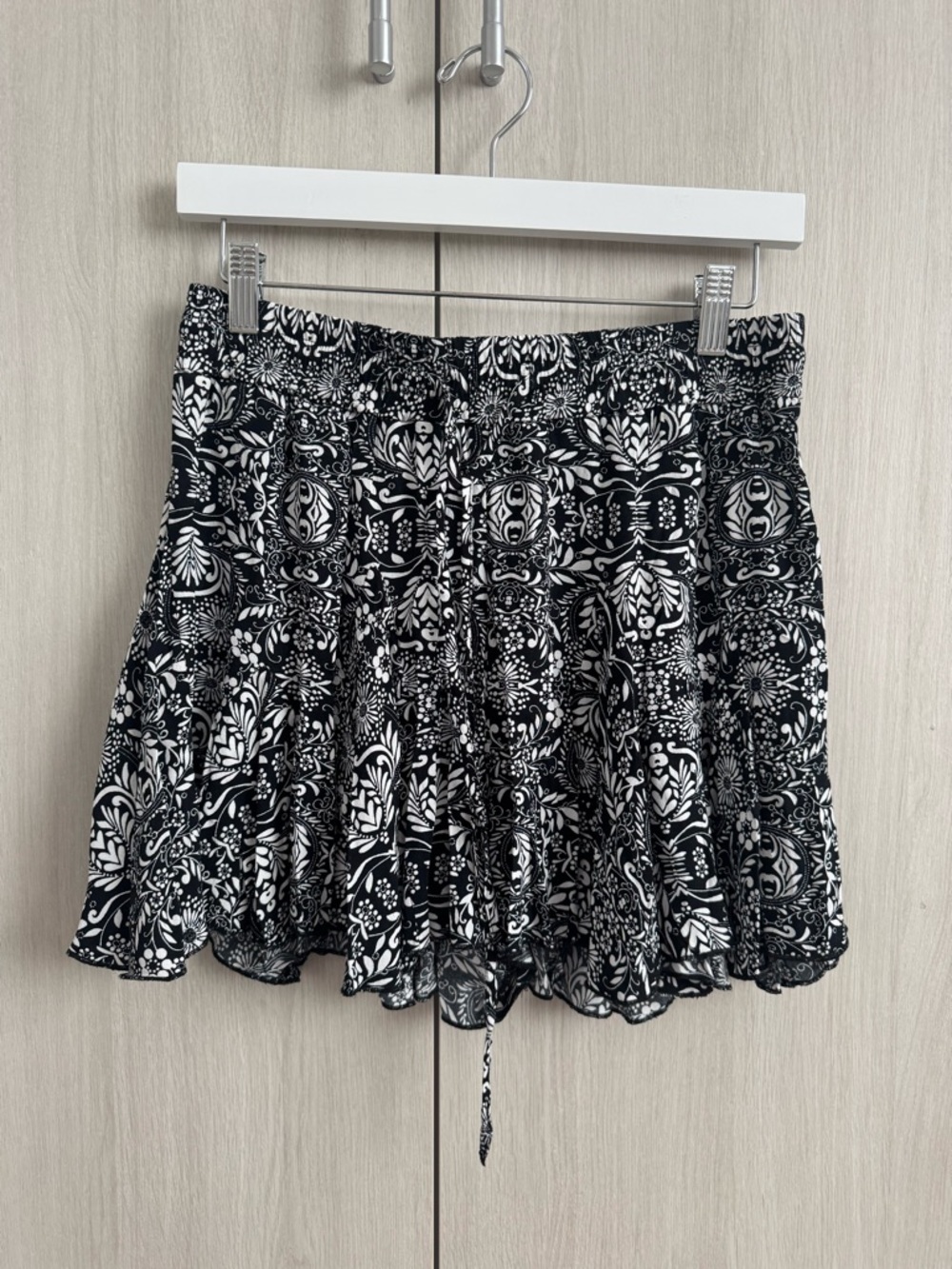 Zara Black & White Printed Mini Skort Sz M